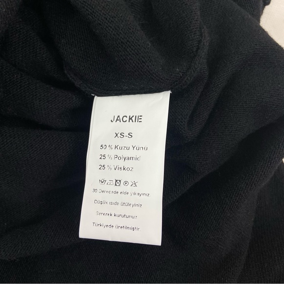 Nitt Studio Jackie O Neck Sweater lambswool blend puppy dog sweater - Picture 10 of 11